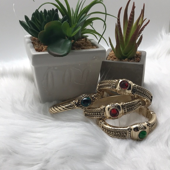 Bracelets - Picture 5 of 5